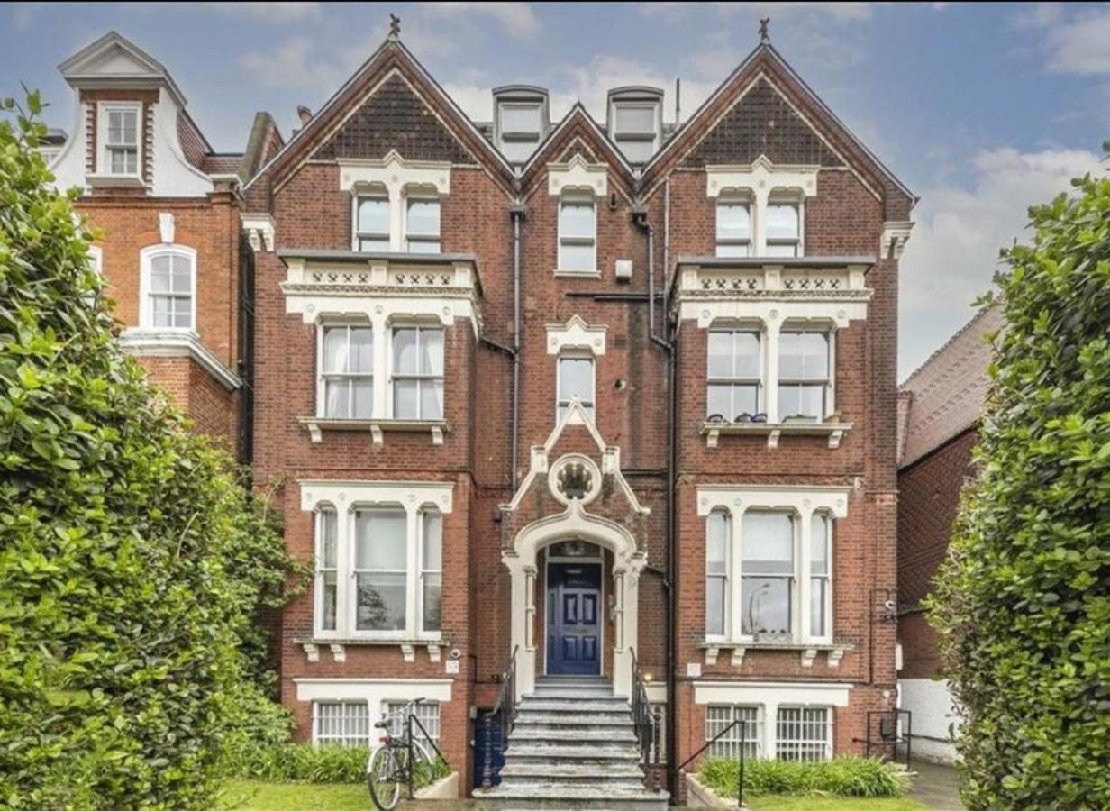 Cosy Apartment By Clapham South Underground! Лондон Екстериор снимка