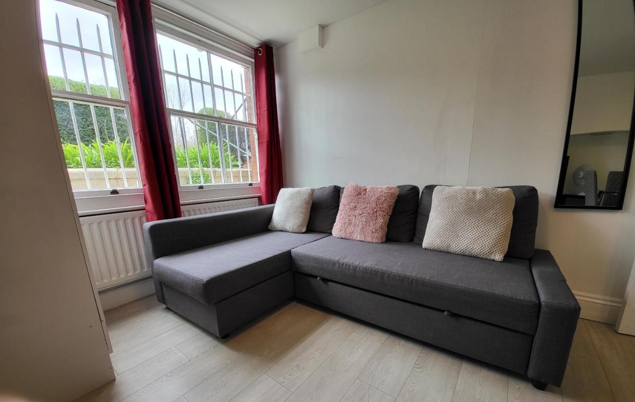 Cosy Apartment By Clapham South Underground! Лондон Екстериор снимка
