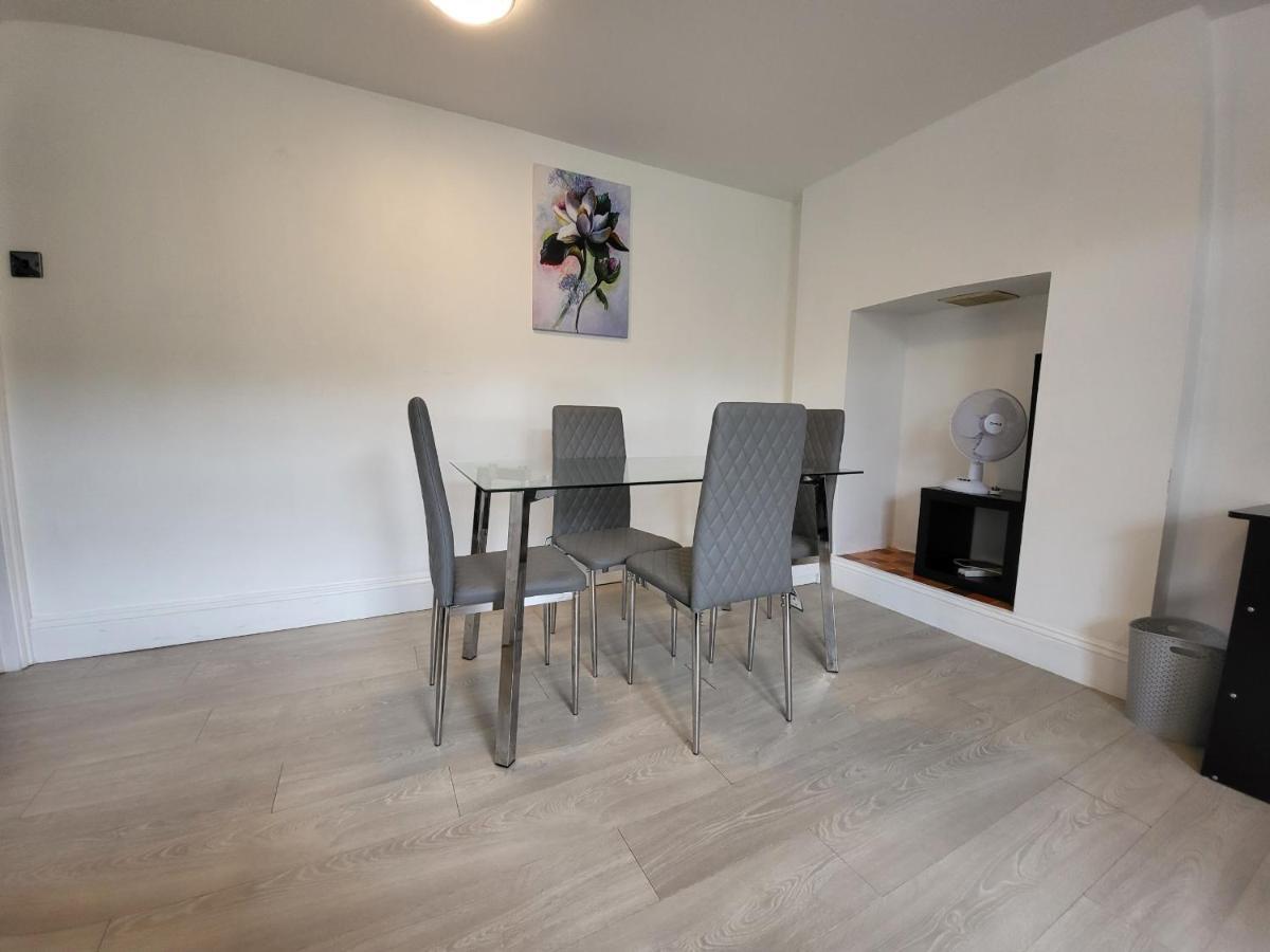 Cosy Apartment By Clapham South Underground! Лондон Екстериор снимка