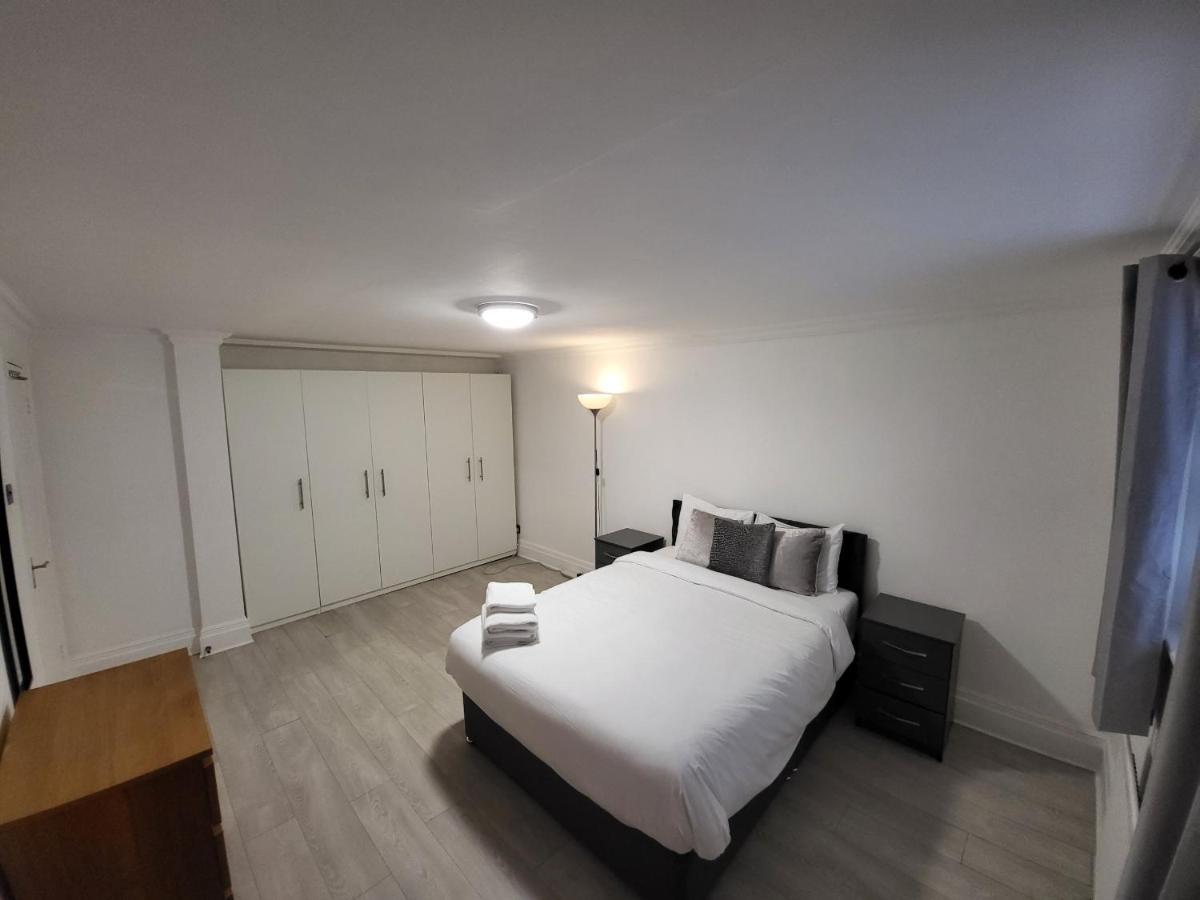 Cosy Apartment By Clapham South Underground! Лондон Екстериор снимка