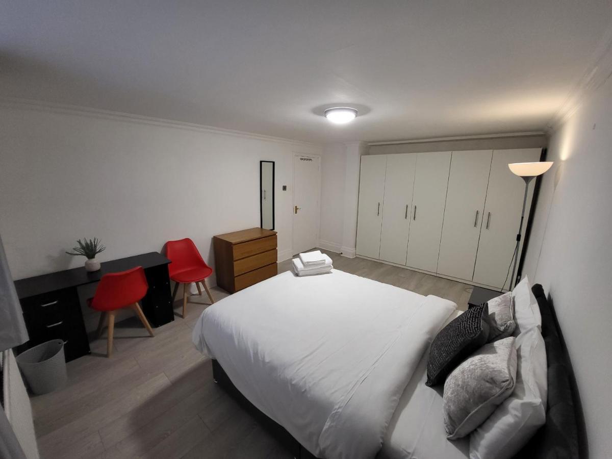 Cosy Apartment By Clapham South Underground! Лондон Екстериор снимка