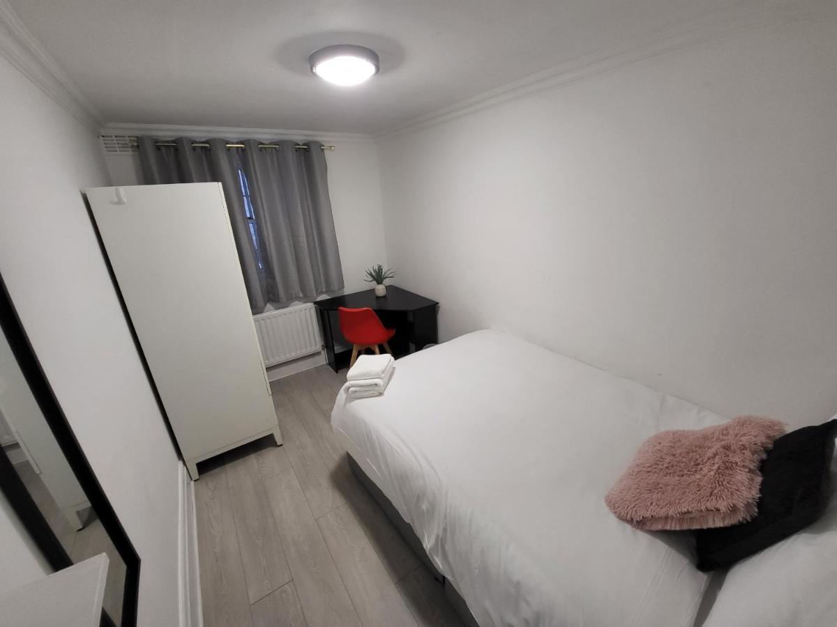 Cosy Apartment By Clapham South Underground! Лондон Екстериор снимка