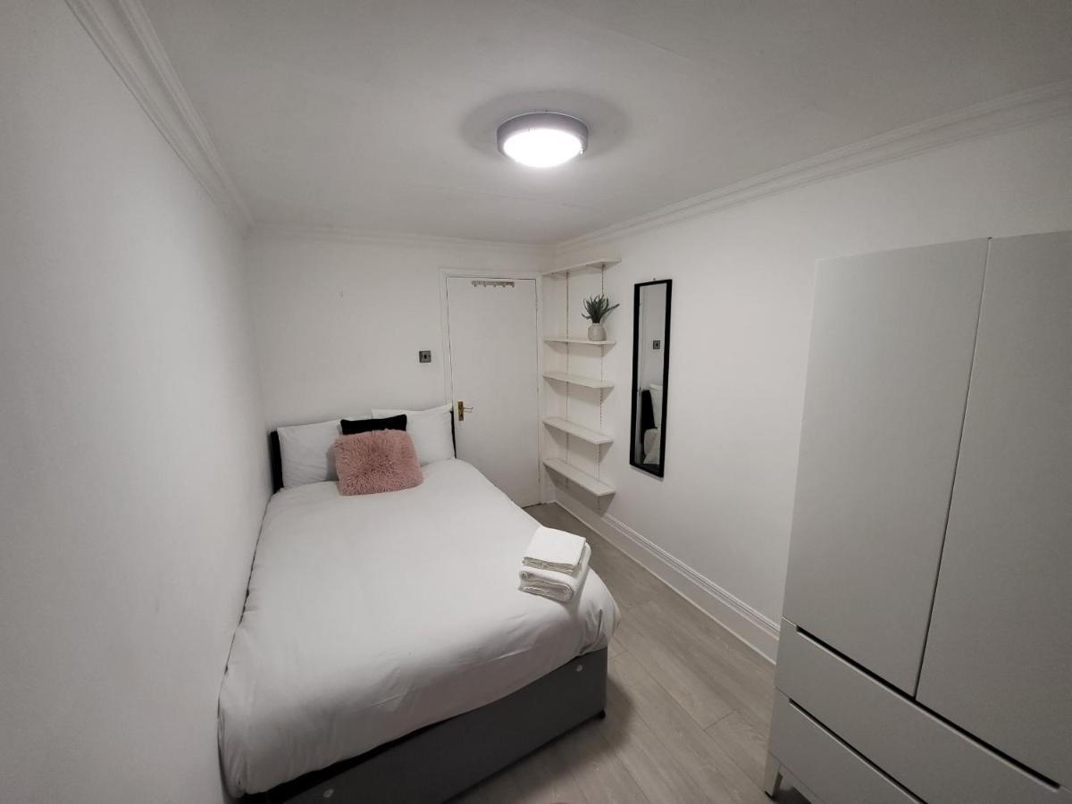 Cosy Apartment By Clapham South Underground! Лондон Екстериор снимка